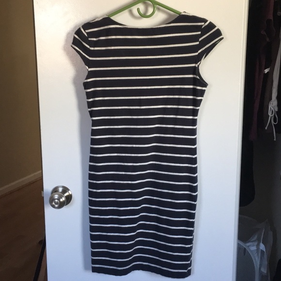 H&M navy striped fitted t-shirt dress - Picture 4 of 5